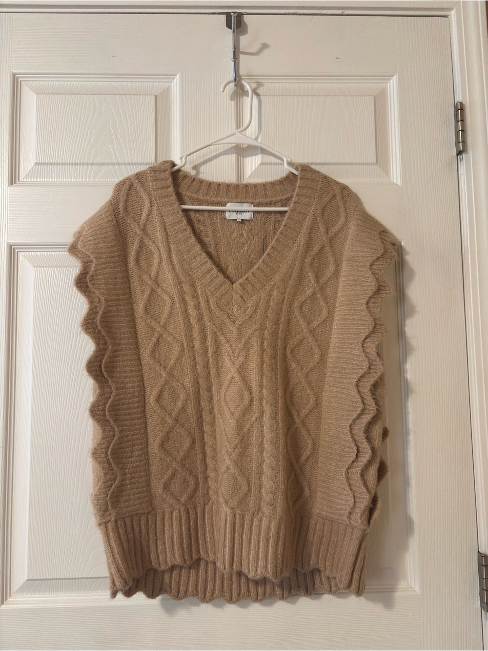 FRNCH Cable-Knit V-Neck Sleeveless Sweater Vest in Camel